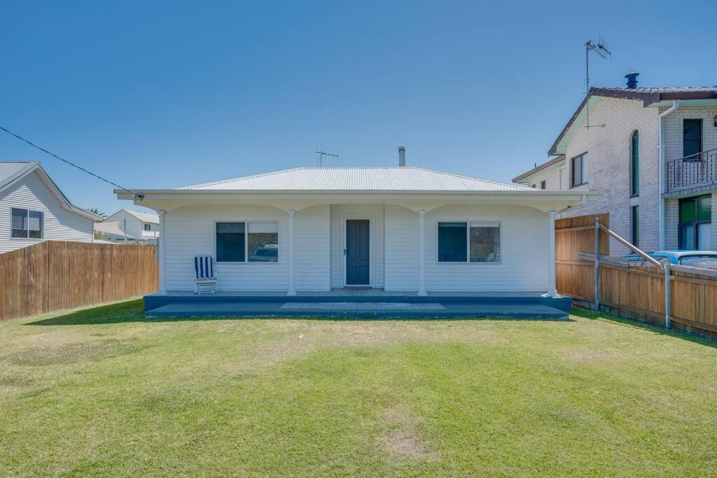 Wallis Lakehouse Villa Tuncurry Bagian luar foto