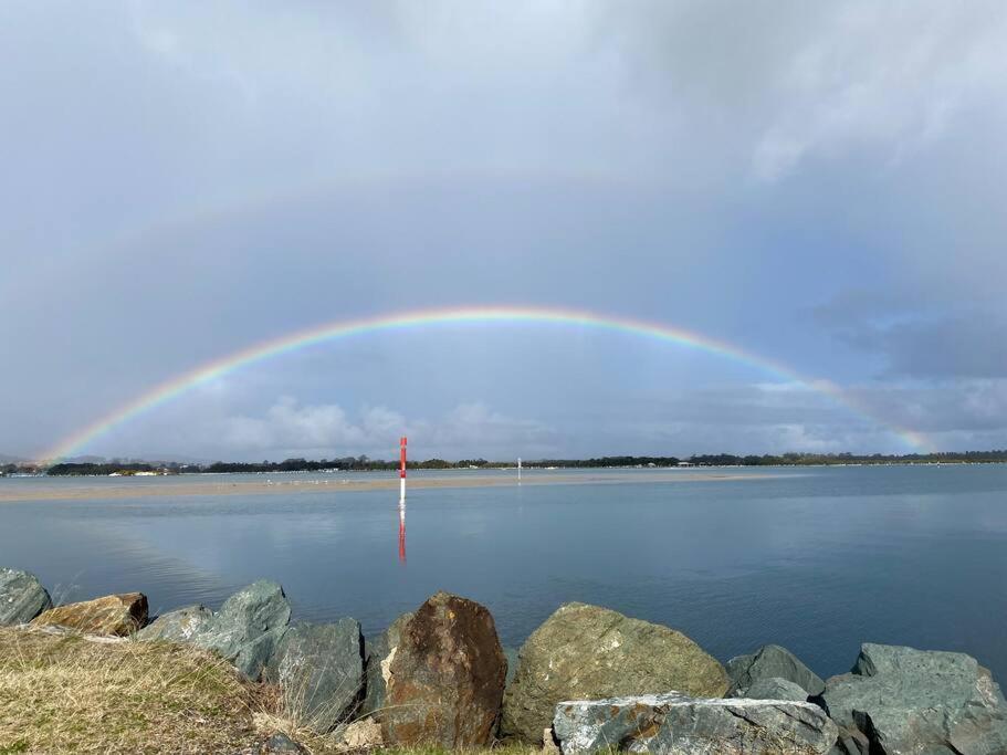 Wallis Lakehouse Villa Tuncurry Bagian luar foto